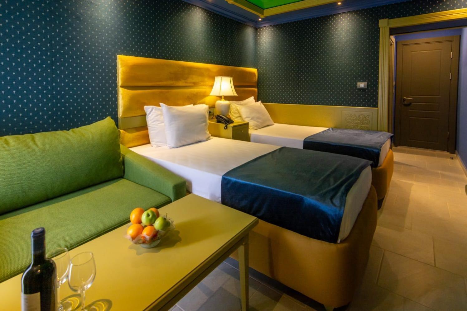 Hotel Craiova By Phoenicia Blue View Olimp Exterior foto